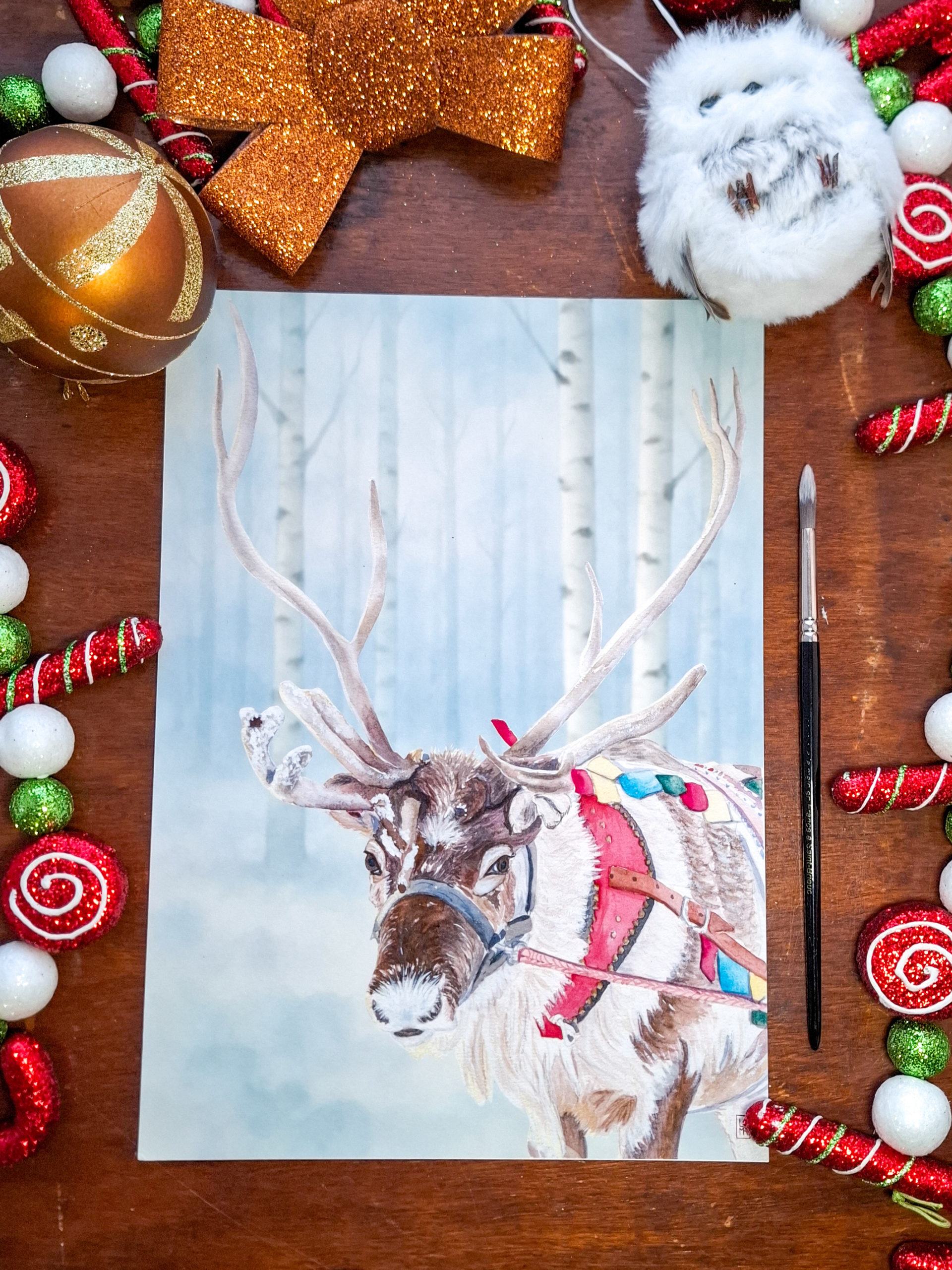 Portrait de Renne dans une forêt enneigée
