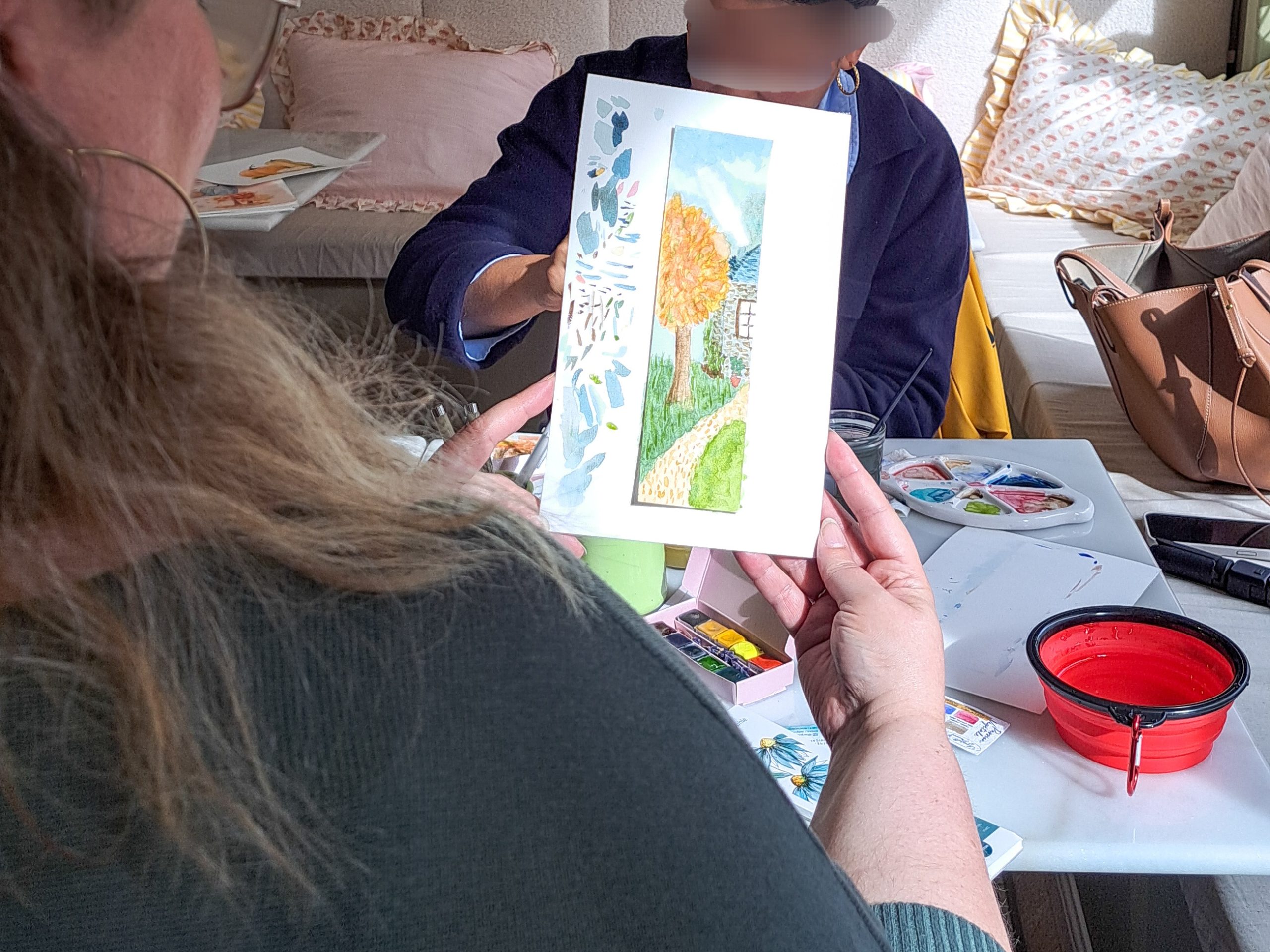 Lavis d’aquarelle en cours de réalisation pendant un atelier